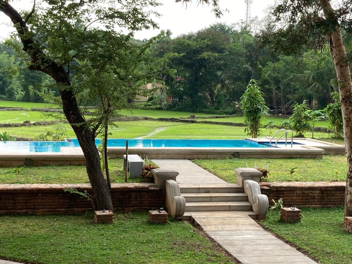 Monaara Leisure - Anuradhapura Exterior photo